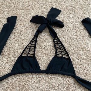 Acacia black xs top
